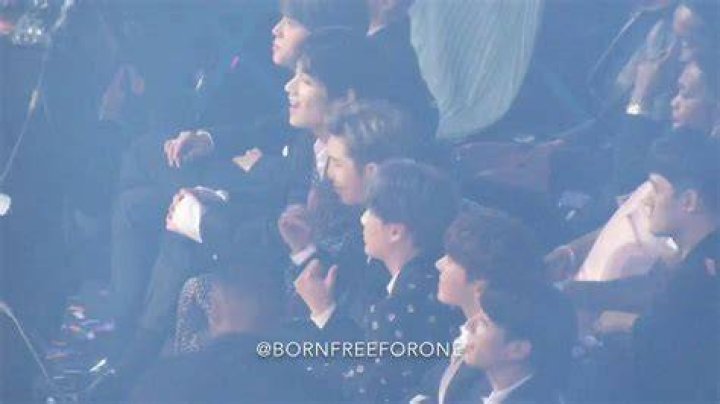 190501 BTS React to Kelly Clarkson&rsquo;s Opening Music Medley @ BBMAs - billboard music awards 2020 kelly clarkson