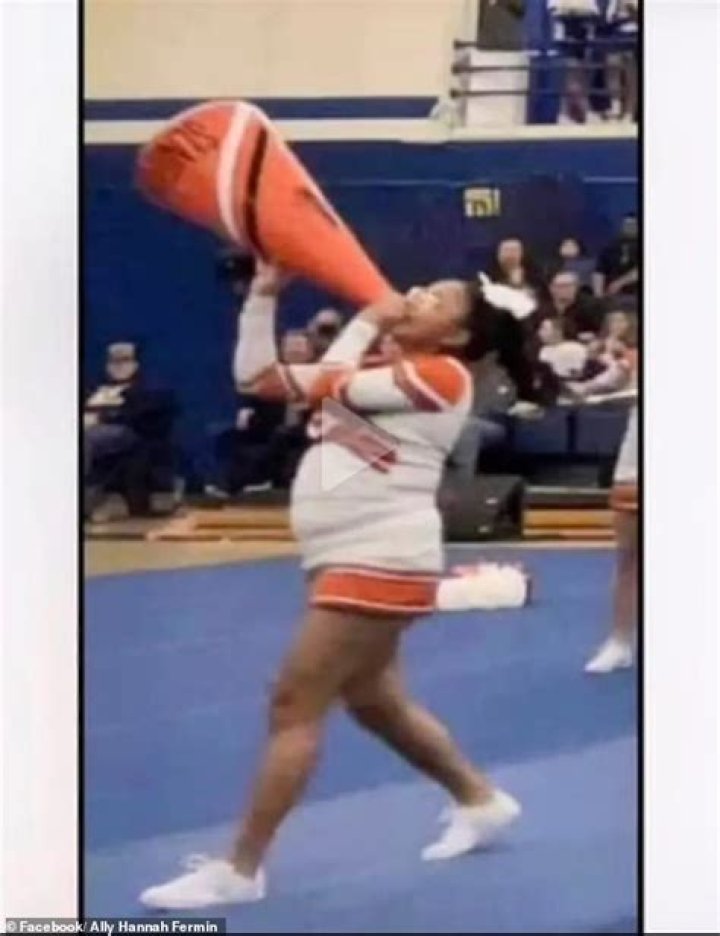 Alexee Trevizos Cheerleading Photos | DashSync