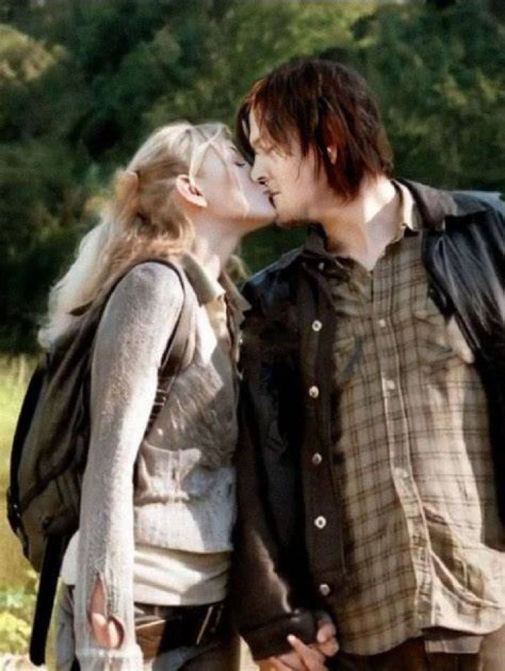 Bethyl Kiss 3 by floangel on DeviantArt Fan art, Daryl, Anime