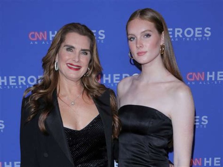 Brooke Shields and Her Daughter Rowan LipSync to Mamma Mia! Song in