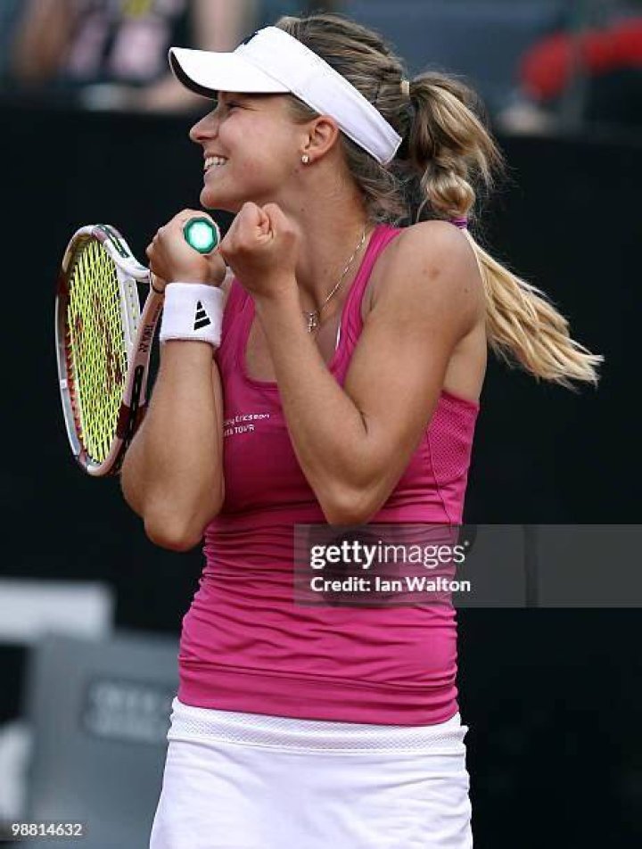 FileMaria Kirilenko at the Sony Ericsson Open Tennis, 2012.jpg