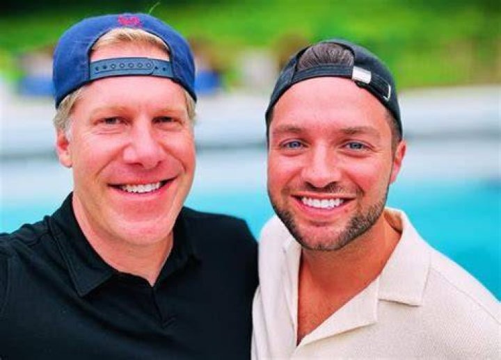 Hank Winchester BioWiki, Age, Partner, Salary, Net Worth, Height, Family
