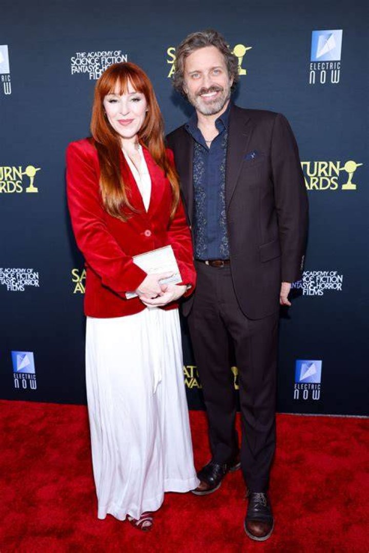 Is Ruth Connell Married? Husband, Net Worth, Height, Age, Wiki