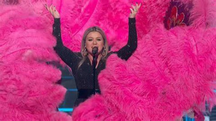 Kelly Clarkson Medley Live on The 40th Anniversary American Music Awards 2012 HD - billboard music awards performances kelly clarkson
