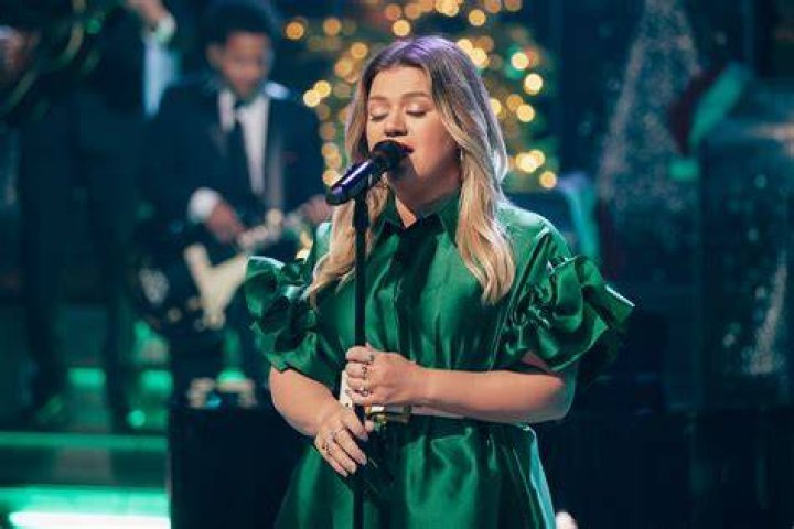 Kelly Clarkson Monologue - BBMAs 2020 - kelly clarkson - billboard music awards medley hits 2019