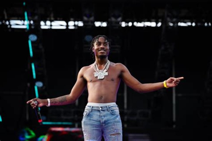 Lil Tjay Shows Off Gunshot Scars While Returning To New Jersey ·