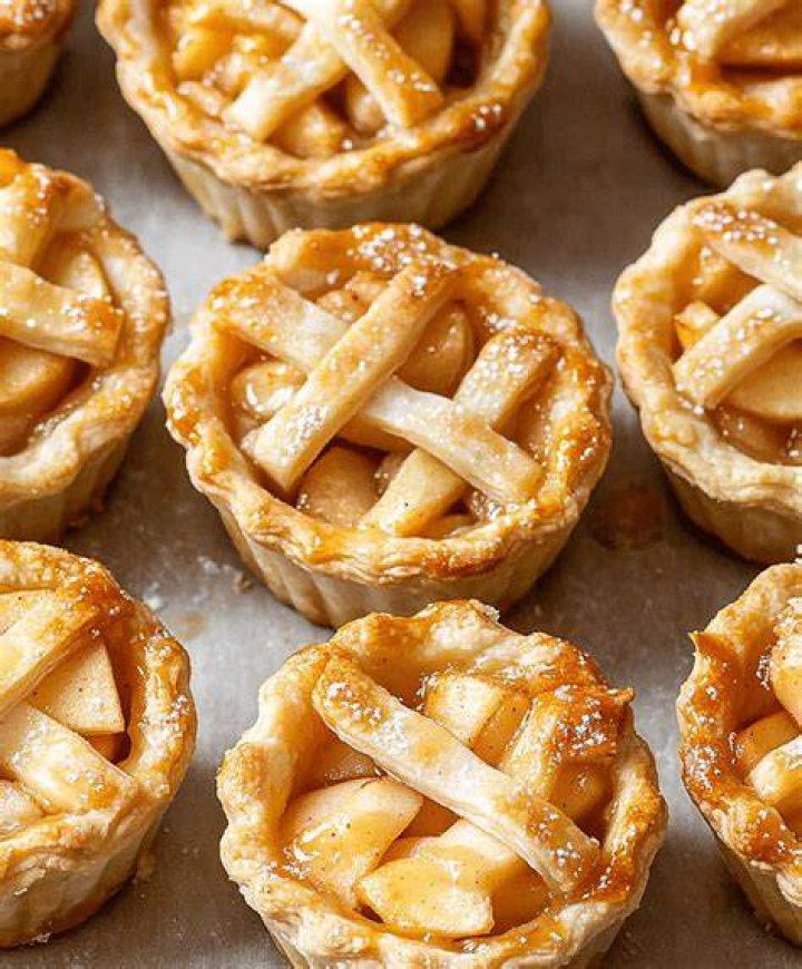 mini apple pies