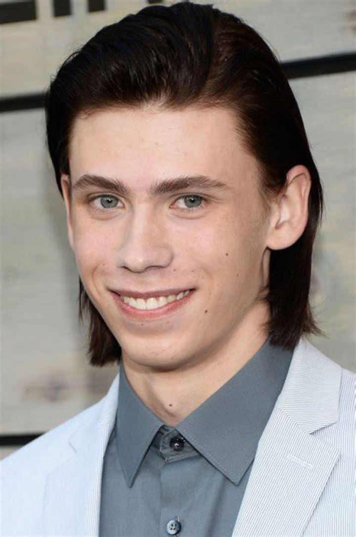Owen Teague Biography, Height & Life Story Super Stars Bio