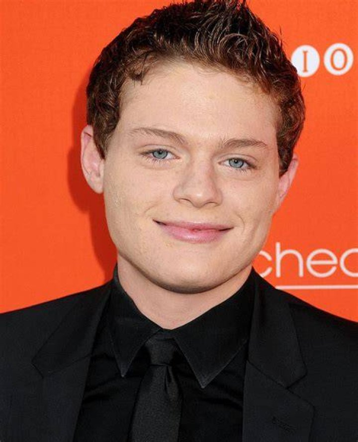 Quick Celeb Facts Sean Berdy Married, Wife, Gay, Girlfriend, Net
