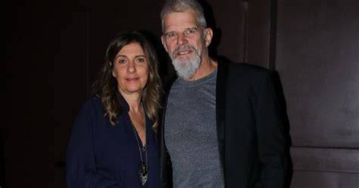 Raul Gazolla e esposa prestigiam anivers&aacute;rio de 40 anos do apresentador